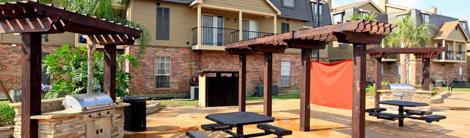 stonebridge manor courtyard
